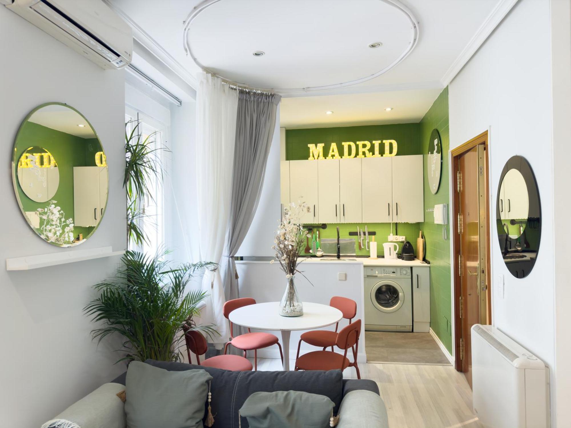 Disfruta Del Barrio De Las Letras Madrid Exterior photo