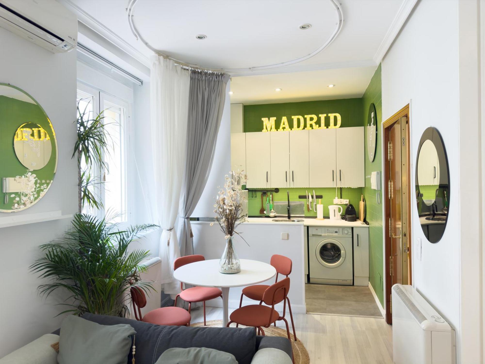 Disfruta Del Barrio De Las Letras Madrid Exterior photo
